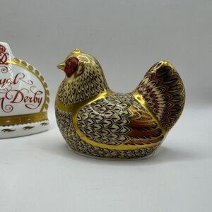 Royal Crown Derby "Farmyard Hen" limited edition paperweight no. 1424 of 5000.